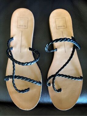 Dolce Vita ‘Dexla’ Black Braided Rope Strappy Flat Sandals.
Very Stylish.